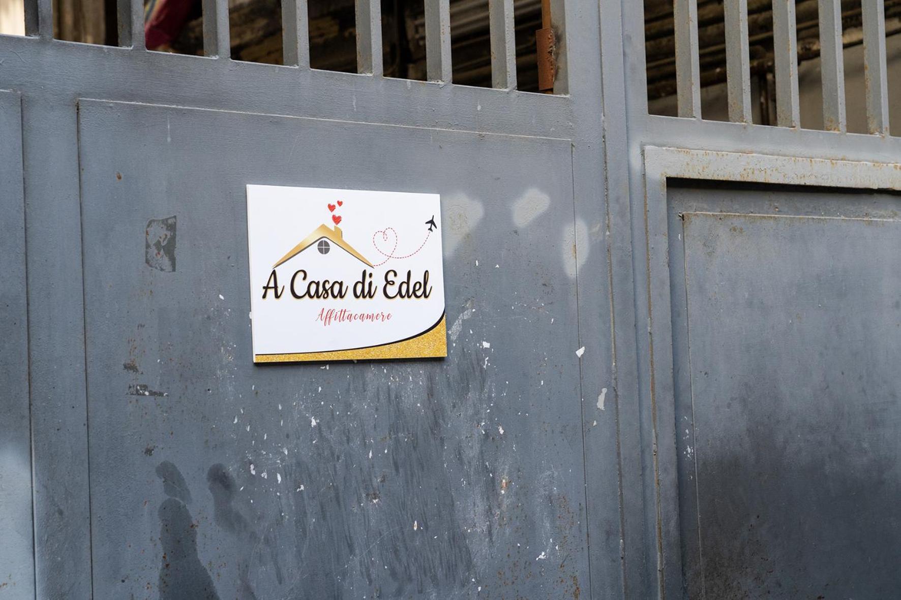 A Casa Di Edel Bed and Breakfast Napoli Eksteriør billede